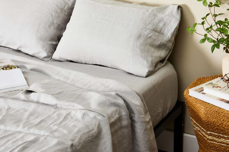 Organic Sheets vs. Conventional Sheets: What’s the Difference?