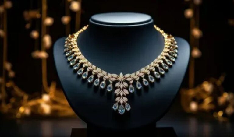 Luxury Gold Necklaces That Define Timeless Elegance for Modern Women