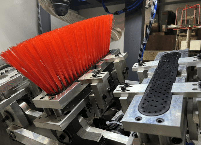 17235115358a0 (1) Broom Brush Machines