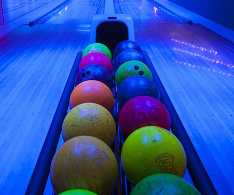 Understanding the Components of a Synthetic Bowling Lane System